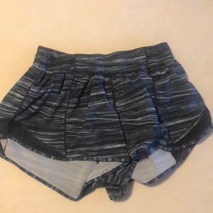 Lululemon Hotty Hot Short 2.5” Sz 8
